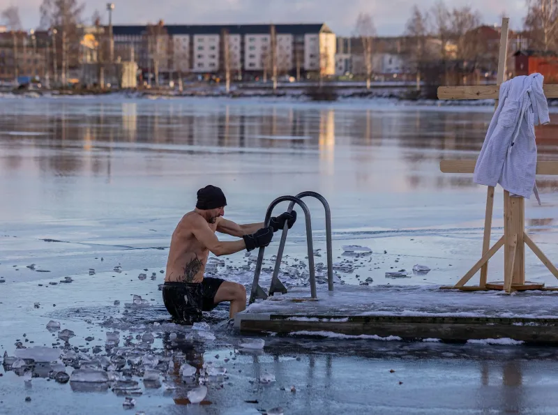 Cold Exposure and the Athlete: Why the Ice Bath Works for Some and Undermines Others